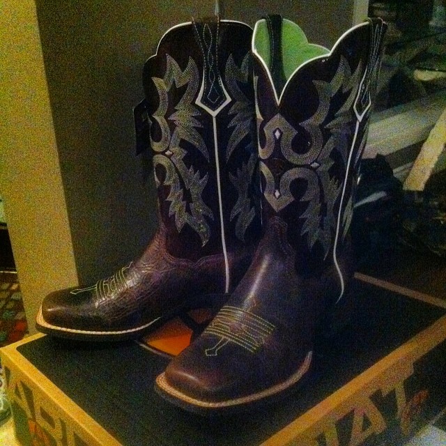 ariat cowboy boots