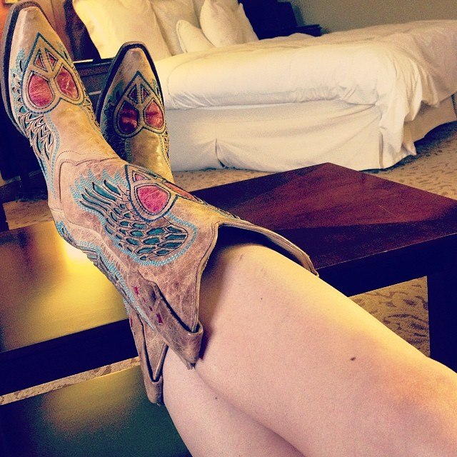hot cowgirl boots